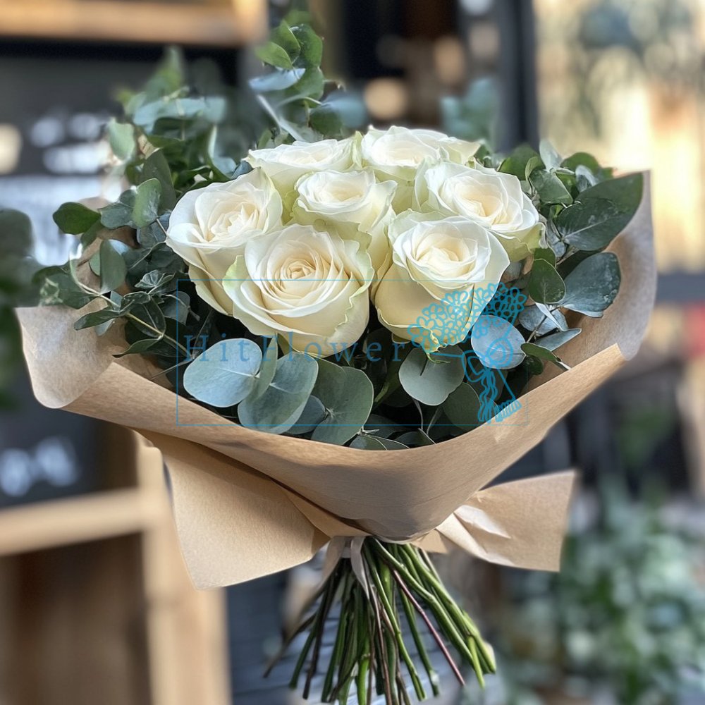 Букет белые розы в эвкалипте Букет роз Белые розы в эвкалипте